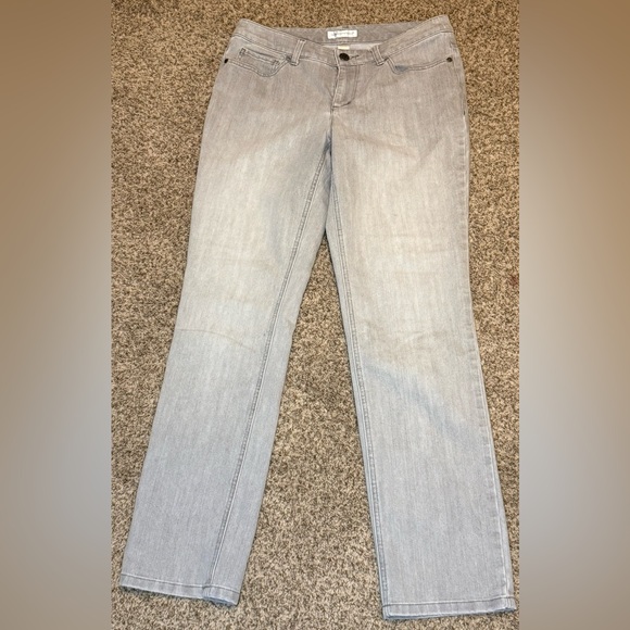 NWOT SIZE 6 Christopher & Banks Light Gray Straight Leg Jeans - Picture 2 of 7